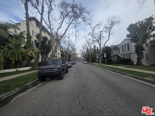 455 S Oakhurst Drive, Beverly Hills, CA 90212