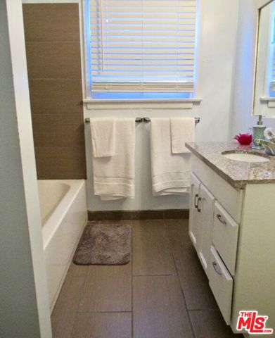 455 S Oakhurst Drive, Beverly Hills, CA 90212