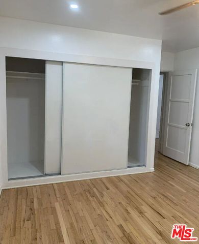 455 S Oakhurst Drive, Beverly Hills, CA 90212