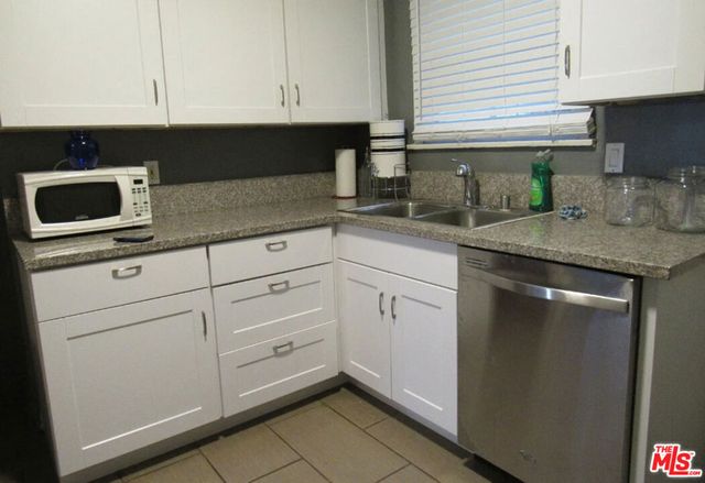 455 S Oakhurst Drive, Beverly Hills, CA 90212