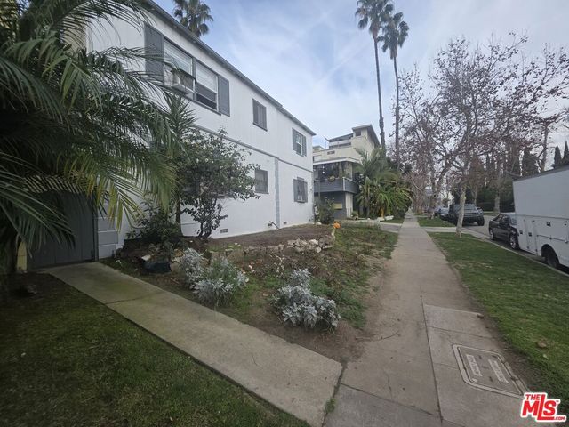 455 S Oakhurst Drive, Beverly Hills, CA 90212