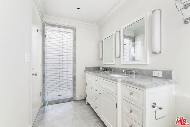 9565 Charleville Boulevard, Beverly Hills, CA 90212