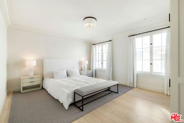9565 Charleville Boulevard, Beverly Hills, CA 90212
