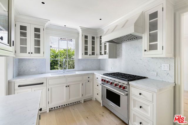 9565 Charleville Boulevard, Beverly Hills, CA 90212