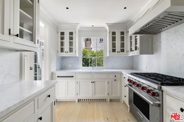 9565 Charleville Boulevard, Beverly Hills, CA 90212