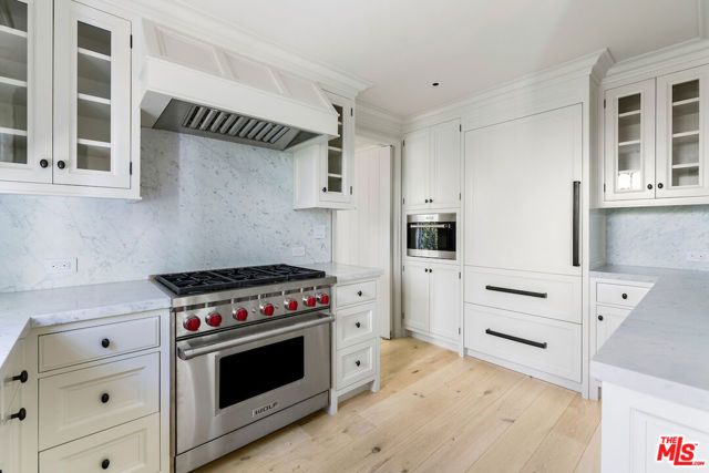 9565 Charleville Boulevard, Beverly Hills, CA 90212