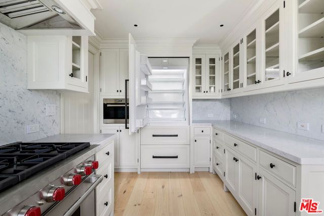 9565 Charleville Boulevard, Beverly Hills, CA 90212