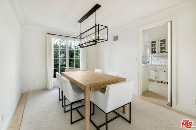 9565 Charleville Boulevard, Beverly Hills, CA 90212