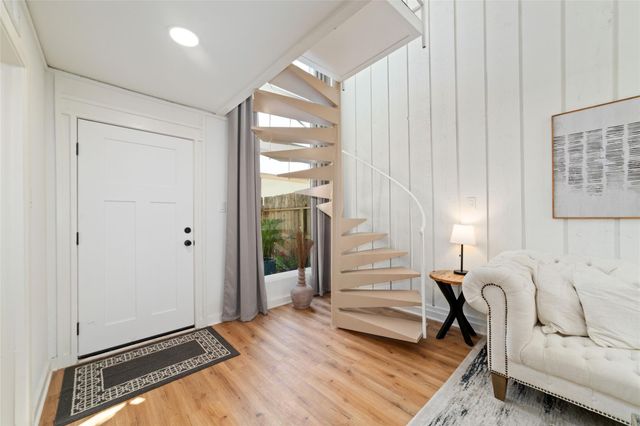 8211 Katy Freeway 23, Houston, TX 77024