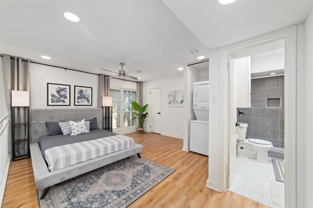 8211 Katy Freeway 23, Houston, TX 77024