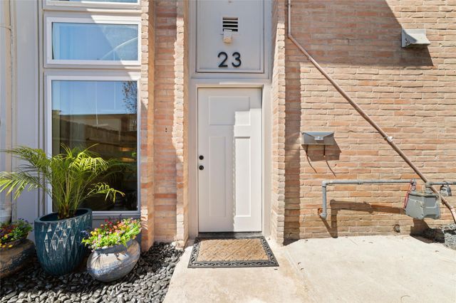 8211 Katy Freeway 23, Houston, TX 77024