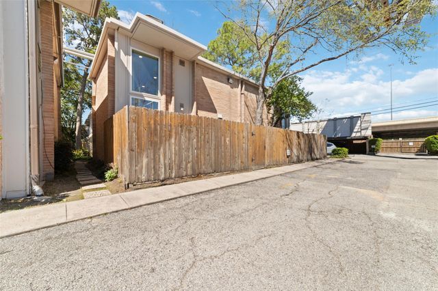 8211 Katy Freeway 23, Houston, TX 77024