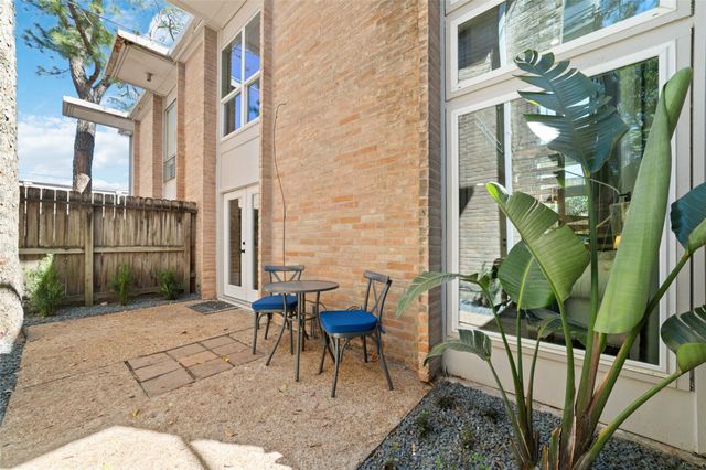 8211 Katy Freeway 23, Houston, TX 77024