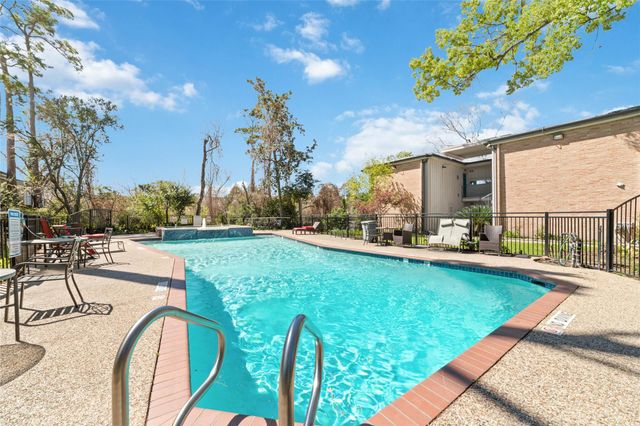 8211 Katy Freeway 23, Houston, TX 77024