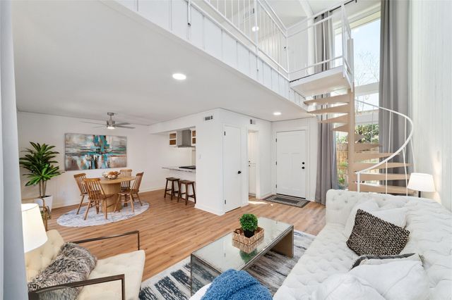 8211 Katy Freeway 23, Houston, TX 77024