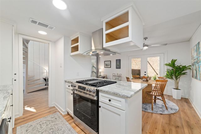 8211 Katy Freeway 23, Houston, TX 77024