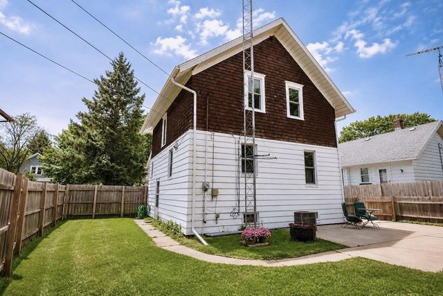 1500 71st Street, Kenosha, WI 53143