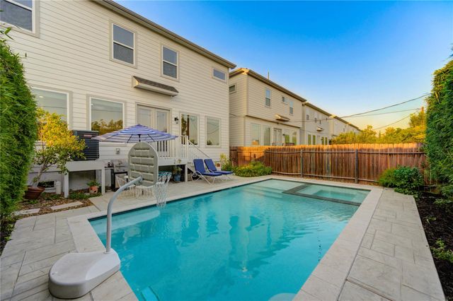 327 Yale Oaks Lane, Houston, TX 77091