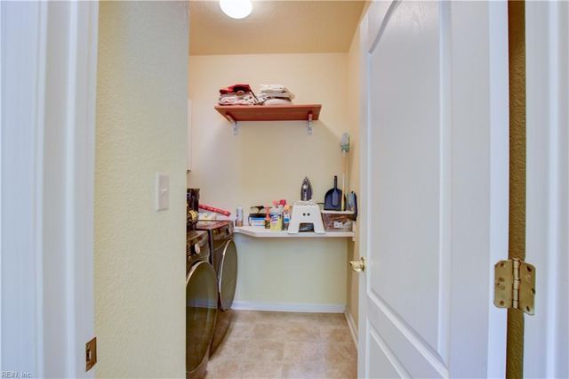 3012 Estates LN, Portsmouth, VA 23703