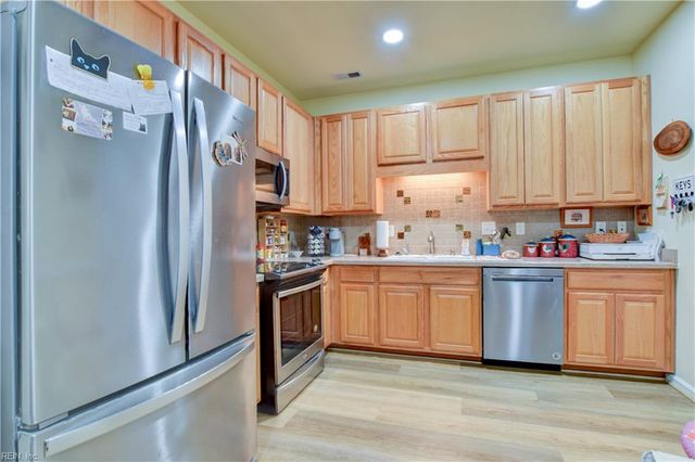 3012 Estates LN, Portsmouth, VA 23703