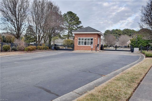 3012 Estates LN, Portsmouth, VA 23703