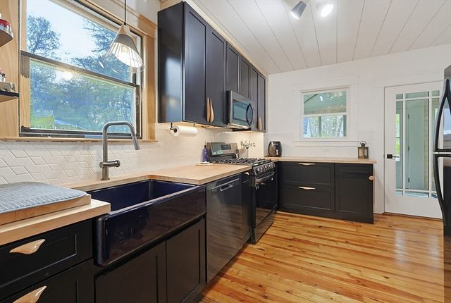 129 Cross Rd, Westport, MA 02790