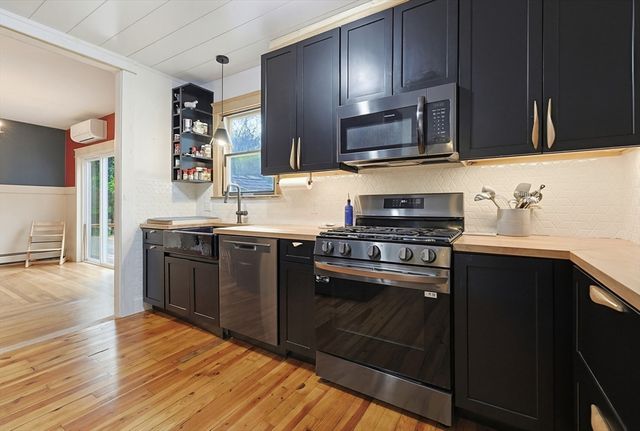 129 Cross Rd, Westport, MA 02790