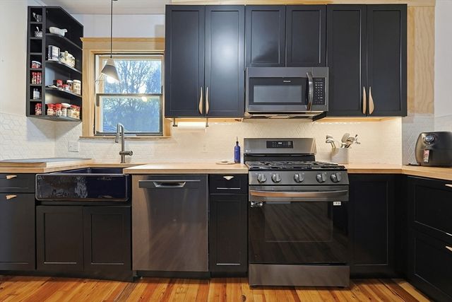 129 Cross Rd, Westport, MA 02790