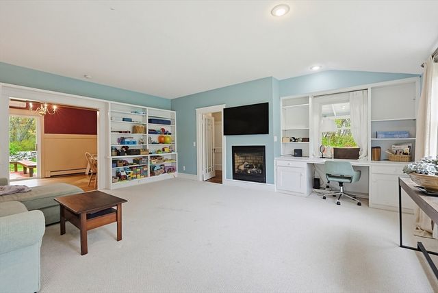 129 Cross Rd, Westport, MA 02790