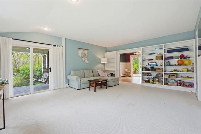 129 Cross Rd, Westport, MA 02790