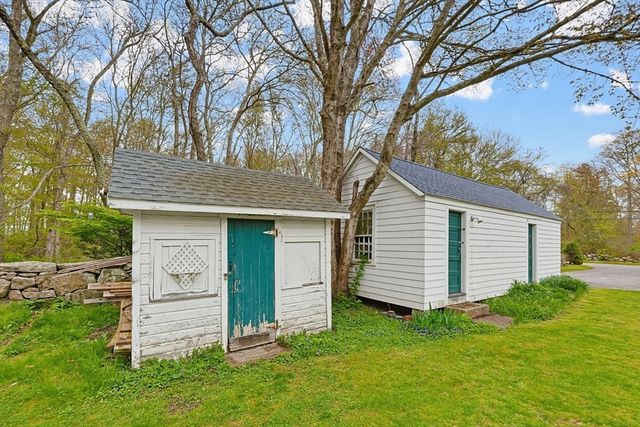 129 Cross Rd, Westport, MA 02790