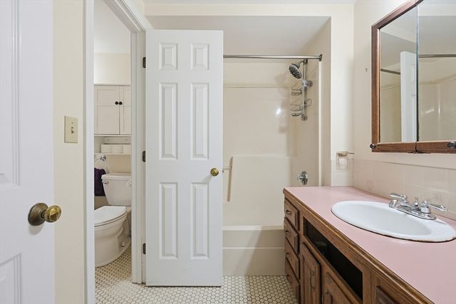 129 Cross Rd, Westport, MA 02790