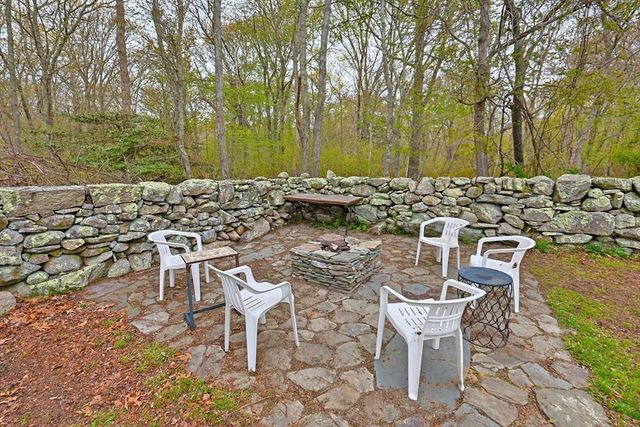 129 Cross Rd, Westport, MA 02790