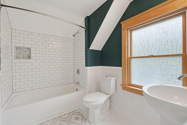 129 Cross Rd, Westport, MA 02790