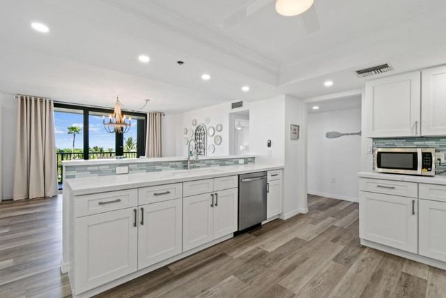 5047 N Highway A1a 404, Hutchinson Island, FL 34949