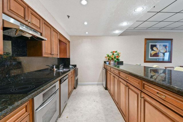 5047 N Highway A1a 404, Hutchinson Island, FL 34949