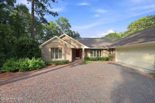 100 Sakonnet Trail, Pinehurst, NC 28374