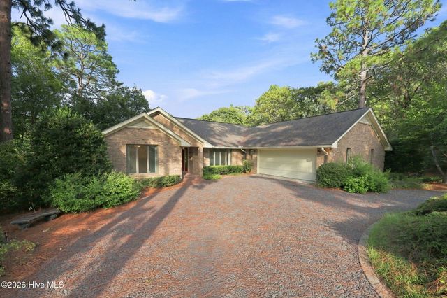 100 Sakonnet Trail, Pinehurst, NC 28374