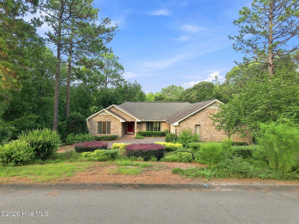 100 Sakonnet Trail, Pinehurst, NC 28374