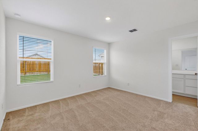 178 Sormonne LOOP, Kyle, TX 78640