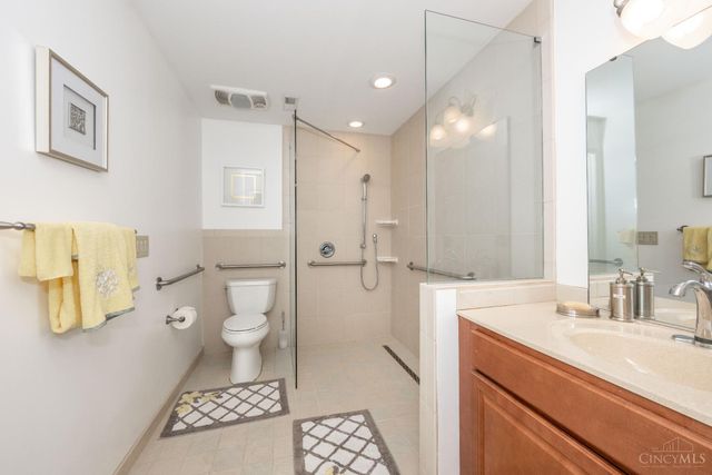 3579 Rackacres Drive, Green Twp, OH 45211