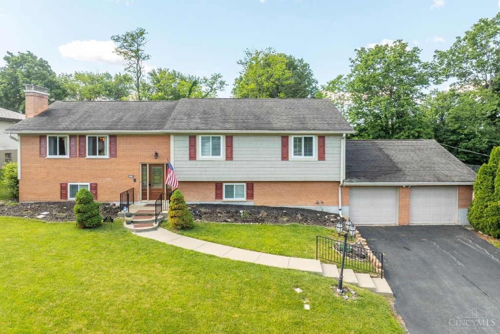 3579 Rackacres Drive, Green Twp, OH 45211