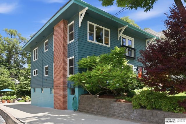 4022 & 4024 Burt Street, Omaha, NE 68131