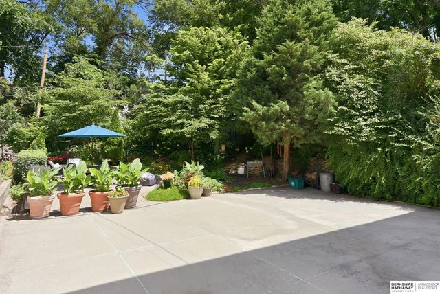 4022 & 4024 Burt Street, Omaha, NE 68131