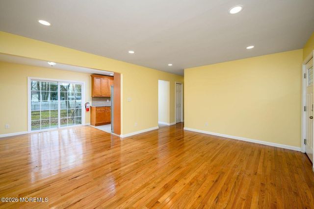 19 Princeton Drive, Howell, NJ 07731
