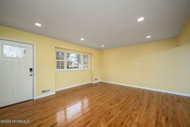19 Princeton Drive, Howell, NJ 07731