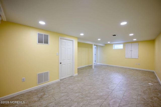 19 Princeton Drive, Howell, NJ 07731