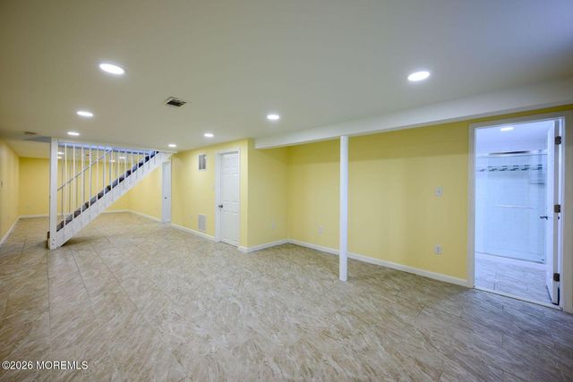 19 Princeton Drive, Howell, NJ 07731