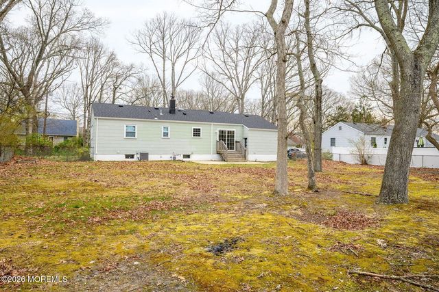 19 Princeton Drive, Howell, NJ 07731