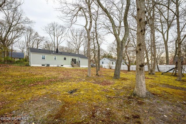 19 Princeton Drive, Howell, NJ 07731